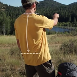 Измерение длины спины для выбора рюкзака