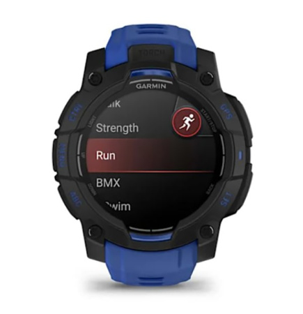 Instinct 3 – 45 мм AMOLED черные с сине/черным силиконовым ремешком