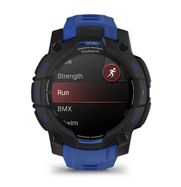 Instinct 3 – 45 мм AMOLED черные с сине/черным силиконовым ремешком