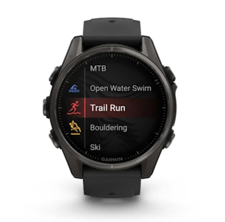 Fenix 8 - 43 мм AMOLED Sapphire титан DLC серый карбон, силиконовый ремешок черного/серого цвета