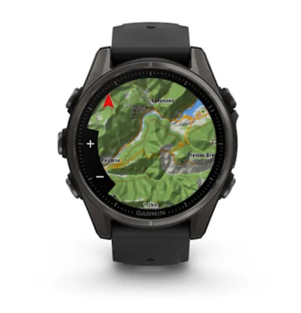 Fenix 8 - 43 мм AMOLED Sapphire титан DLC серый карбон, силиконовый ремешок черного/серого цвета